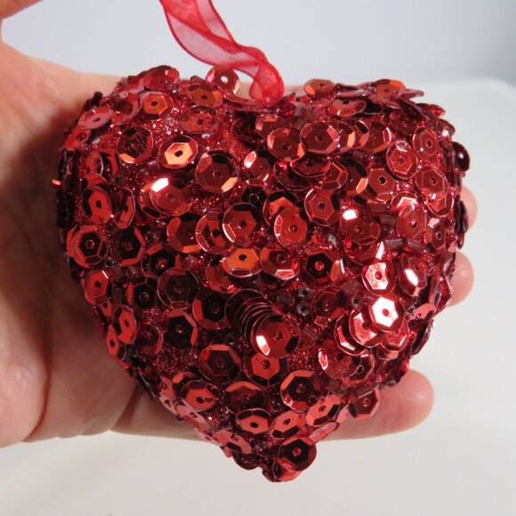 Heart Shaped Sequins Valentine (1) Ornament - Picture 1 of 2